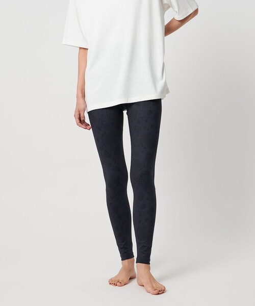 TO UNITED ARROWS（トゥーユナイテッドアローズ）の「＜TO UNITED ARROWS＞CLOUD バンダナプリント レギンス（レギンス/スパッツ・レディース・ダークブラウン/ネイビー・M/S）」の2枚目の写真