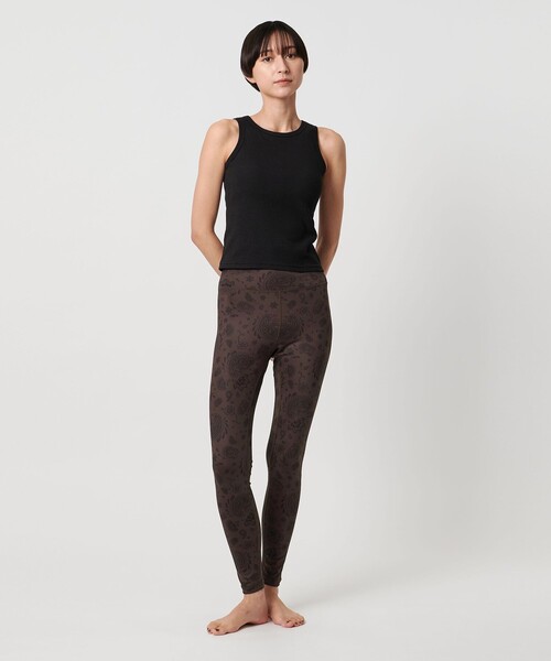 TO UNITED ARROWS（トゥーユナイテッドアローズ）の「＜TO UNITED ARROWS＞CLOUD バンダナプリント レギンス（レギンス/スパッツ・レディース・ダークブラウン/ネイビー・M/S）」の4枚目の写真