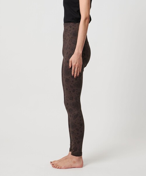 TO UNITED ARROWS（トゥーユナイテッドアローズ）の「＜TO UNITED ARROWS＞CLOUD バンダナプリント レギンス（レギンス/スパッツ・レディース・ダークブラウン/ネイビー・M/S）」の10枚目の写真