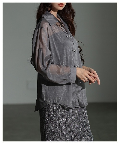 Sawa a la mode（サワアラモード）の「チャイナボタン風シアーシャツ（シャツ/ブラウス・レディース・グレー・FREE）」の8枚目の写真