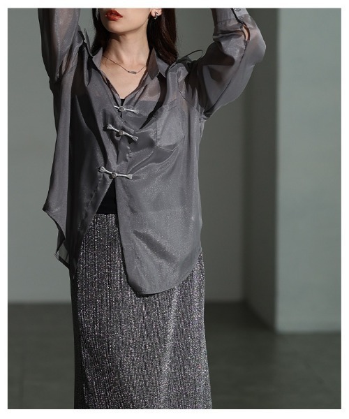 Sawa a la mode（サワアラモード）の「チャイナボタン風シアーシャツ（シャツ/ブラウス・レディース・グレー・FREE）」の18枚目の写真