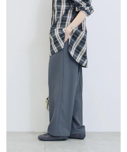 Samansa Mos2 blue（サマンサモスモスブルー）の「【イージーケア・吸水速乾】マルチスタイルタックストレートパンツ（その他パンツ・レディース・ブラック/グリーン/チャコールグレー/ブラウン/グレー・L/S/M/SS）」の13枚目の写真