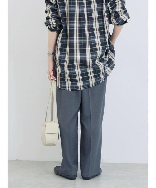 Samansa Mos2 blue（サマンサモスモスブルー）の「【イージーケア・吸水速乾】マルチスタイルタックストレートパンツ（その他パンツ・レディース・ブラック/グリーン/チャコールグレー/ブラウン/グレー・L/S/M/SS）」の16枚目の写真