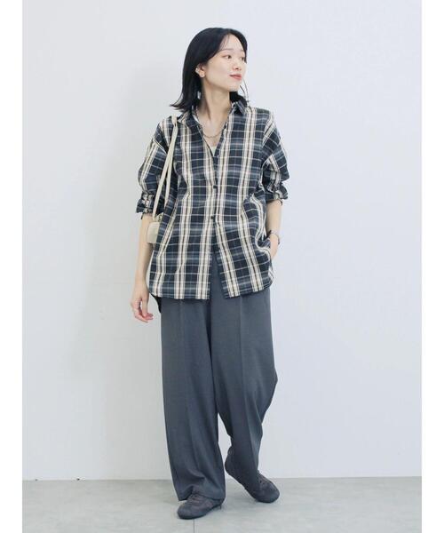 Samansa Mos2 blue（サマンサモスモスブルー）の「【イージーケア・吸水速乾】マルチスタイルタックストレートパンツ（その他パンツ・レディース・ブラック/グリーン/チャコールグレー/ブラウン/グレー・L/S/M/SS）」の19枚目の写真