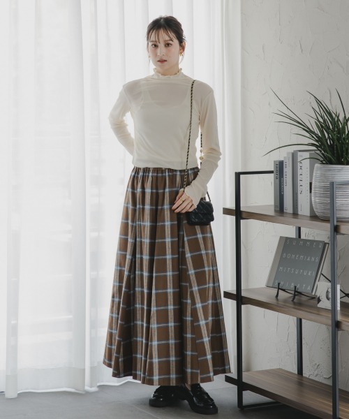 slattgir(スラットジール)の「高身長 シアーハイネックプルオーバー(トールサイズ)Essenave(Tシャツ/カットソー・レディース・ブラック/クリーム・TM/TL/TLL/T3L/T4L/T5L)」の7枚目の写真