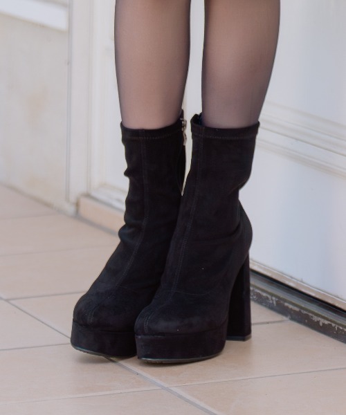 WILLSELECTION（ウィルセレクション）の「厚底ショートブーツ（ブーツ・レディース・ベージュ/モカ/ブラック/ブラック系その他・SMALL/MEDIUM/LARGE）」の2枚目の写真