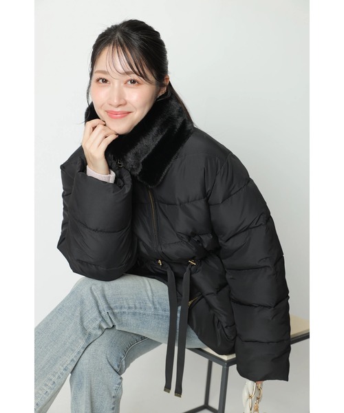 Apuweiser-riche（アプワイザーリッシェ）の「スタンドファーミドルコート（ダウンジャケット/コート・レディース・ブラック/オフホワイト/グレイッシュベージュ・1/2）」の13枚目の写真