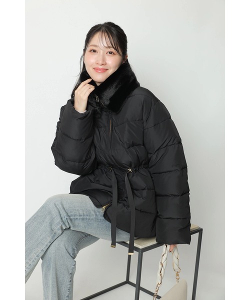 Apuweiser-riche（アプワイザーリッシェ）の「スタンドファーミドルコート（ダウンジャケット/コート・レディース・ブラック/オフホワイト/グレイッシュベージュ・1/2）」の15枚目の写真