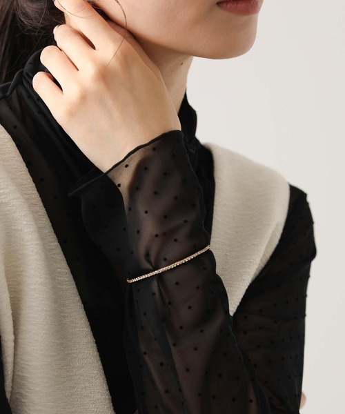 Gready Brilliant（グレディブリリアン）の「ラインストーンブレス（ブレスレット・レディース・ゴールド・FREE）」の2枚目の写真