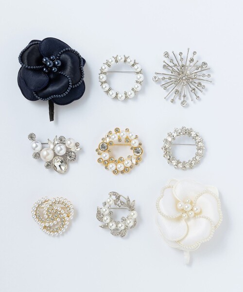 23区(ニジュウサンク)の「ビジューMIX サークル ブローチ(ブローチ/コサージュ・レディース・ゴールド系・F)」の7枚目の写真