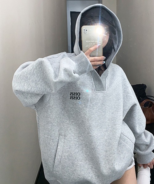 Dalfwin(ダールフィン)の「韓国ファッション OISIS刺繍ロゴVネックフーディー(パーカー・レディース・グレー/ブラック・FREE)」の14枚目の写真