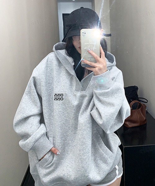 Dalfwin(ダールフィン)の「韓国ファッション OISIS刺繍ロゴVネックフーディー(パーカー・レディース・グレー/ブラック・FREE)」の16枚目の写真