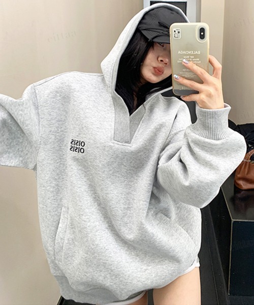 Dalfwin(ダールフィン)の「韓国ファッション OISIS刺繍ロゴVネックフーディー(パーカー・レディース・グレー/ブラック・FREE)」の10枚目の写真