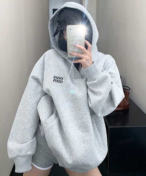 Dalfwin(ダールフィン)の「韓国ファッション OISIS刺繍ロゴVネックフーディー(パーカー・レディース・グレー/ブラック・FREE)」の18枚目の写真