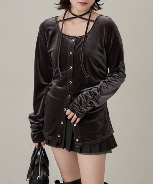 mline（エムライン）の「[mline]ベロアチョーカー ボタンカーデ（Tシャツ/カットソー・レディース・ブラック/ピンク/アイボリー/チャコールグレー・FREE）」の3枚目の写真