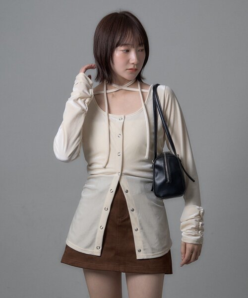 mline（エムライン）の「[mline]ベロアチョーカー ボタンカーデ（Tシャツ/カットソー・レディース・ブラック/ピンク/アイボリー/チャコールグレー・FREE）」の2枚目の写真