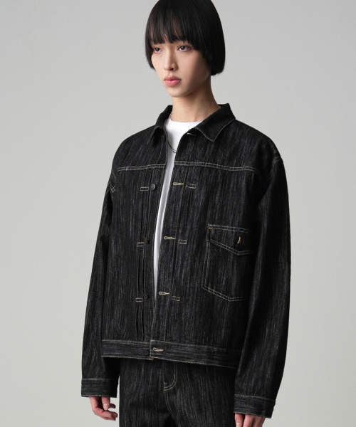 AVANDRESS（アバンドレス ）の「Normal Straight Nonfade Denim Pants BLACK（デニムパンツ・レディース・ブラック・LARGE/MEDIUM/SMALL）」の3枚目の写真