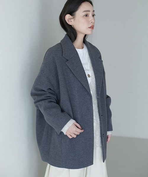 studio CLIP（スタディオクリップ）の「《natural by clip》コクーンミドルコート（チェスターコート・レディース・チャコールグレー/グレイッシュベージュ・FREE）」の2枚目の写真