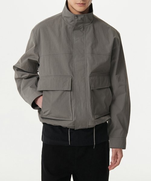 MUSINSA STANDARD（ムシンサスタンダード）の「クリーズレイヤーフィールドジャケット [カーキグレー]（ミリタリージャケット・メンズ・その他・MEDIUM/LARGE/X-LARGE/XX-LARGE）」の2枚目の写真