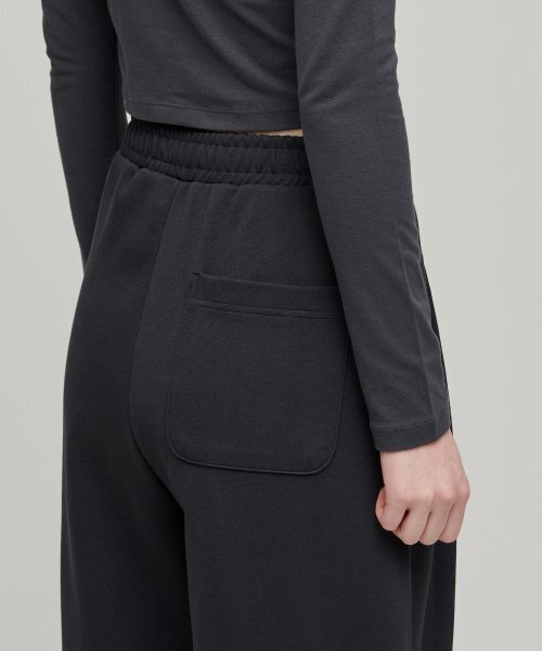 MUSINSA STANDARD WOMAN（ムシンサスタンダードウーマン）の「ウィメンズダブルニットツーピンタックワイドラウンジスウェットパンツ[ダークグレー]（スウェットパンツ・レディース・その他・SMALL/MEDIUM/LARGE/X-SMALL）」の6枚目の写真