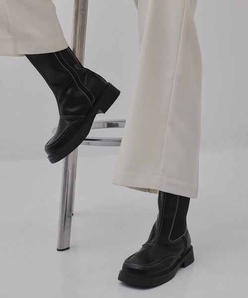 PUBLIC TOKYO（パブリックトウキョウ）の「ステッチラインサイドゴアブーツ（ブーツ・レディース・ブラック/ワイン・1/2）」の5枚目の写真