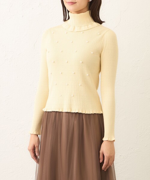 TO BE CHIC(トゥー ビー シック)の「パールビジュー ケーブルリブニット(ニット/セーター・レディース・ピンク系その他2/イエロー/ブラック/オフホワイト・40/42)」の11枚目の写真