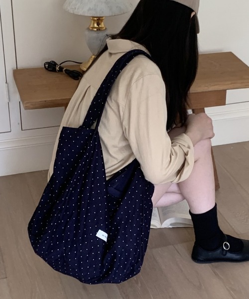 Vipoa(ヴィポア)の「ドットデザイントートバッグ(トートバッグ・レディース・ホワイト/ブラウン/レッド/ネイビー・FREE)」の1枚目の写真