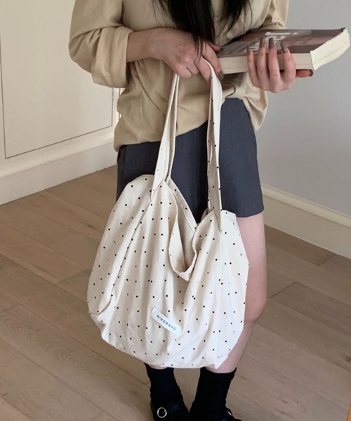 Vipoa(ヴィポア)の「ドットデザイントートバッグ(トートバッグ・レディース・ホワイト/ブラウン/レッド/ネイビー・FREE)」の2枚目の写真