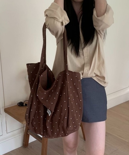 Vipoa(ヴィポア)の「ドットデザイントートバッグ(トートバッグ・レディース・ホワイト/ブラウン/レッド/ネイビー・FREE)」の13枚目の写真
