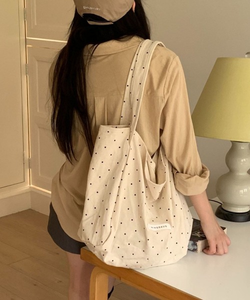 Vipoa(ヴィポア)の「ドットデザイントートバッグ(トートバッグ・レディース・ホワイト/ブラウン/レッド/ネイビー・FREE)」の8枚目の写真