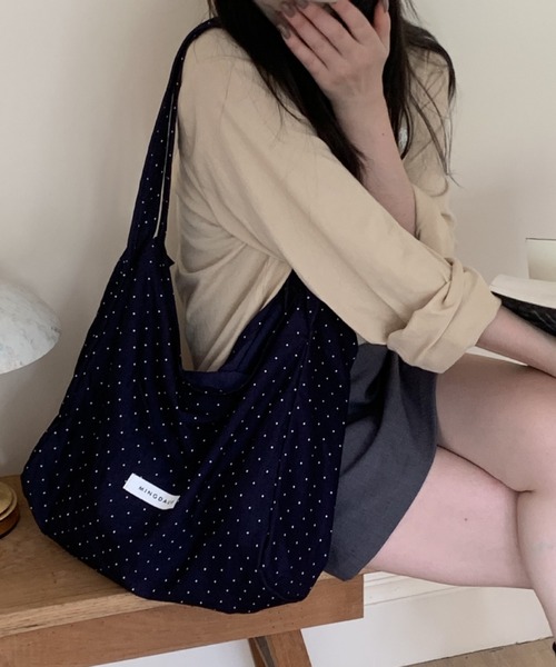 Vipoa(ヴィポア)の「ドットデザイントートバッグ(トートバッグ・レディース・ホワイト/ブラウン/レッド/ネイビー・FREE)」の22枚目の写真