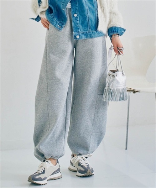 nissen（ニッセン）の「裏起毛スウェットバレルレッグパンツ（その他パンツ・レディース・杢グレー/ブラック/ダークブラウン・S/M/L/LL）」の12枚目の写真