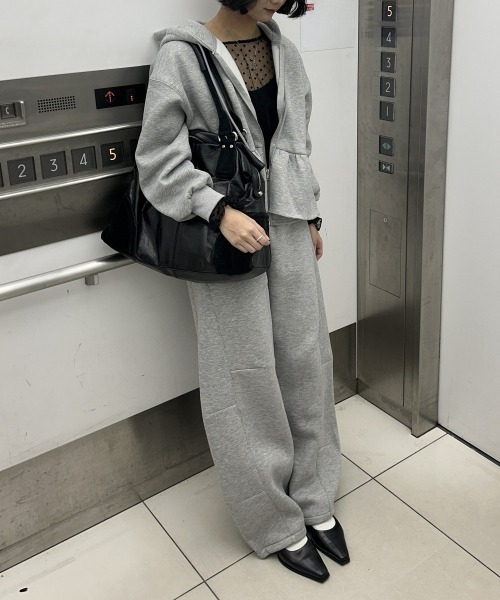 nissen（ニッセン）の「裏起毛スウェットバレルレッグパンツ（その他パンツ・レディース・杢グレー/ブラック/ダークブラウン・S/M/L/LL）」の10枚目の写真