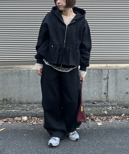 nissen（ニッセン）の「裏起毛スウェットバレルレッグパンツ（その他パンツ・レディース・杢グレー/ブラック/ダークブラウン・S/M/L/LL）」の15枚目の写真