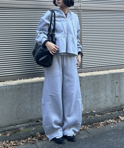 nissen（ニッセン）の「裏起毛スウェットバレルレッグパンツ（その他パンツ・レディース・杢グレー/ブラック/ダークブラウン・S/M/L/LL）」の9枚目の写真