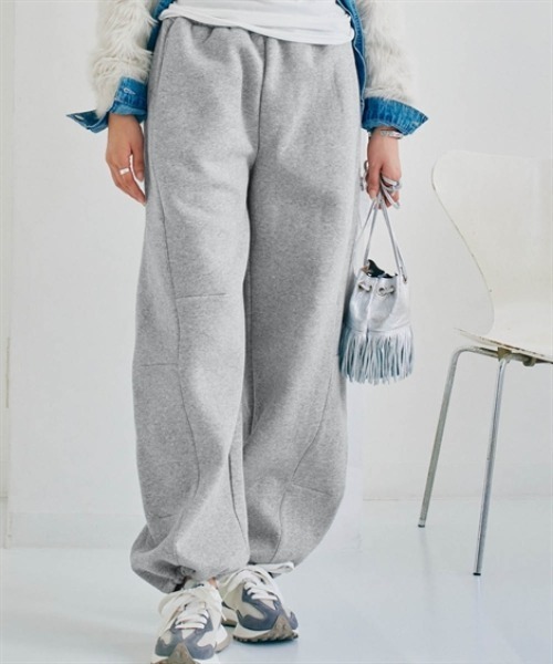 nissen（ニッセン）の「裏起毛スウェットバレルレッグパンツ（その他パンツ・レディース・杢グレー/ブラック/ダークブラウン・S/M/L/LL）」の13枚目の写真