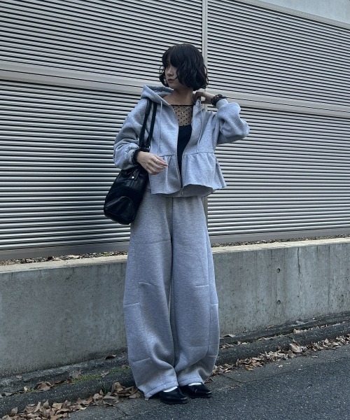 nissen（ニッセン）の「裏起毛スウェットバレルレッグパンツ（その他パンツ・レディース・杢グレー/ブラック/ダークブラウン・S/M/L/LL）」の8枚目の写真