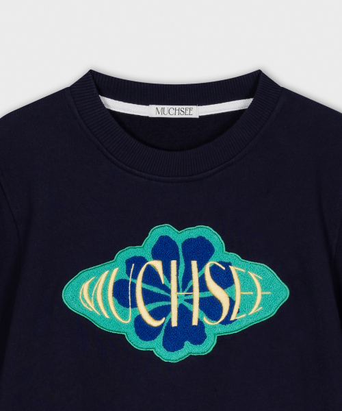 MUCHSEE(マチシー)の「Boucle Embroidery Sweatshirt(スウェット・レディース・ネイビー・OS)」の3枚目の写真