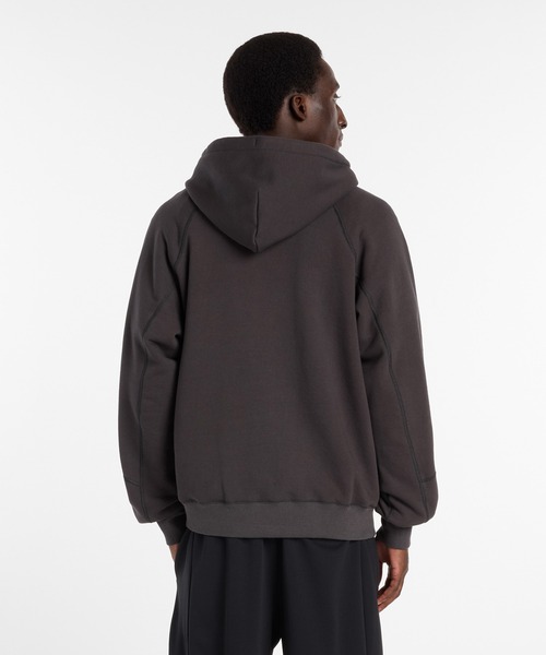 NEW BALANCE(ニューバランス)の「NB GREY レギュラーフィットフーディ(パーカー・メンズ・スミクロ/サンドグレー・SMALL/MEDIUM/LARGE/X-LARGE/XX-LARGE)」の4枚目の写真