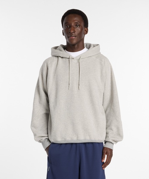 NEW BALANCE(ニューバランス)の「NB GREY レギュラーフィットフーディ(パーカー・メンズ・スミクロ/サンドグレー・SMALL/MEDIUM/LARGE/X-LARGE/XX-LARGE)」の14枚目の写真