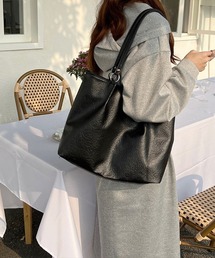 フェイクレザーショルダーバッグ
