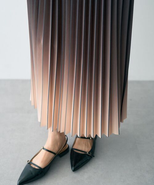 YECCA VECCA（イェッカヴェッカ）の「グラデーションラインプリーツスカート（スカート・レディース・ブラウン/ブラック・FREE）」の8枚目の写真