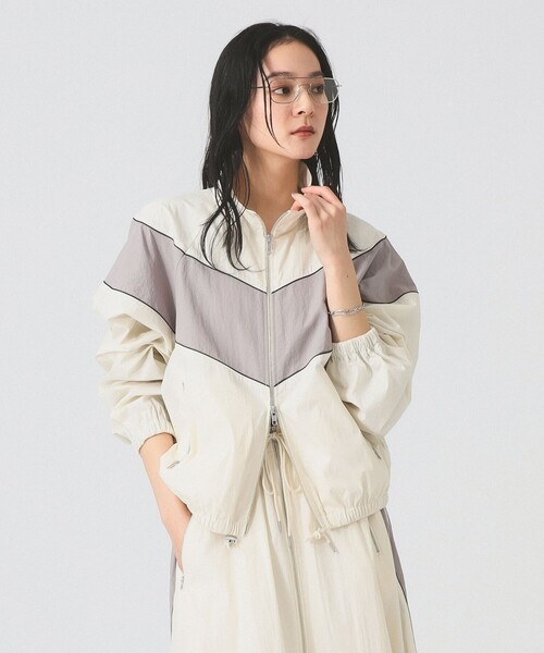 Ray BEAMS(レイビームス)の「カラー ブロック トラック ジャケット(ブルゾン・レディース・オフホワイト/ブラック・1/0)」の1枚目の写真