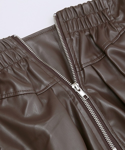 STYLEBLOCK（スタイルブロック）の「フェイクレザーロングフレアスカート（スカート・レディース・ブラウン/ブラック・FREE）」の5枚目の写真