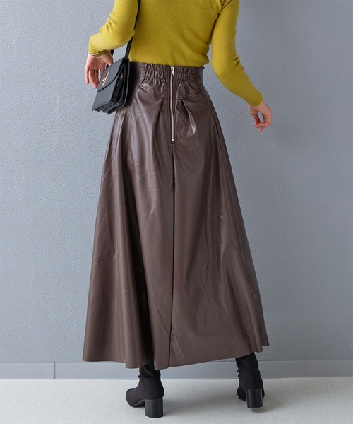 STYLEBLOCK（スタイルブロック）の「フェイクレザーロングフレアスカート（スカート・レディース・ブラウン/ブラック・FREE）」の6枚目の写真