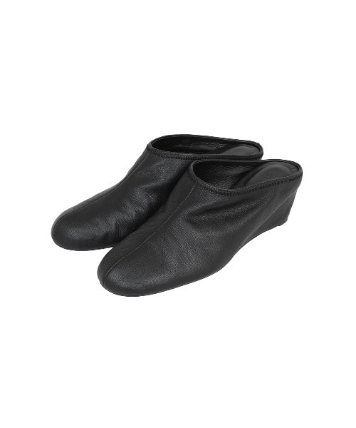 CLANE（クラネ）の「GRAIN LEATHER CLOGS（サンダル・レディース・ブラック・36/37/38）」の4枚目の写真