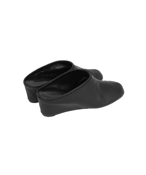 CLANE（クラネ）の「GRAIN LEATHER CLOGS（サンダル・レディース・ブラック・36/37/38）」の7枚目の写真