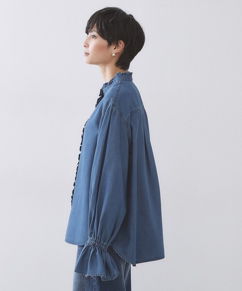 OPAQUE.CLIP（オペークドットクリップ）の「セルロース混デニムフリルブラウス【洗濯機OK】（シャツ/ブラウス・レディース・ネイビー/ブルー系その他・40/38/42）」の21枚目の写真