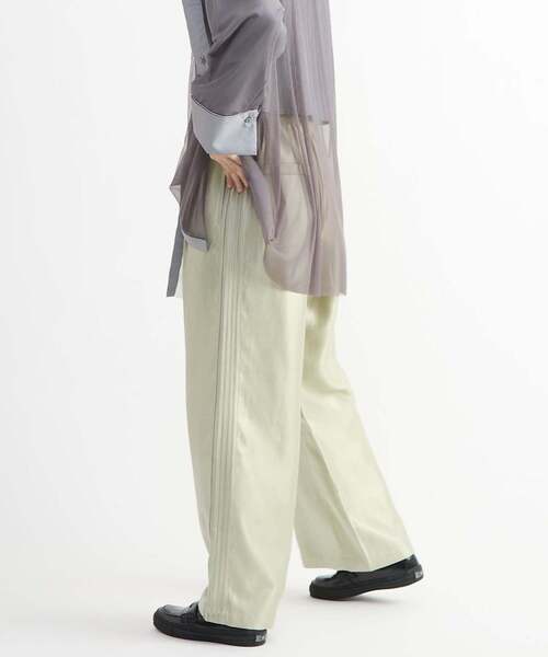 CONVERSE TOKYO(コンバーストウキョウ)の「SHINY SATIN PINTUCK WIDE PANTS(その他パンツ・レディース・ブラック/グレー/グリーン・FREE)」の3枚目の写真