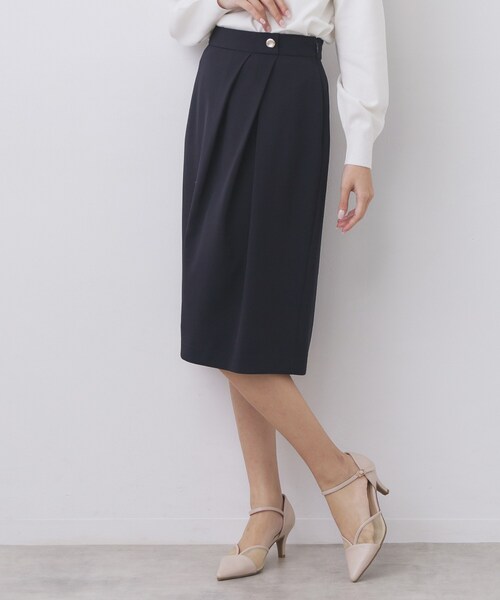 index(インデックス)の「アシンメトリーストレッチタックスカート/セットアップ対応【洗濯機OK/防シワ/イージーアイロン】(スカート・レディース・ネイビー/ブラック系7/ナチュラル/チャコールグレー・36/42/40/38)」の4枚目の写真